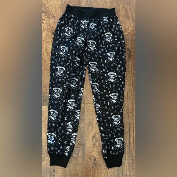 NWT pjammy Harry Potter women’s 2 two piece pajama set Sz small - Picture 6 of 11